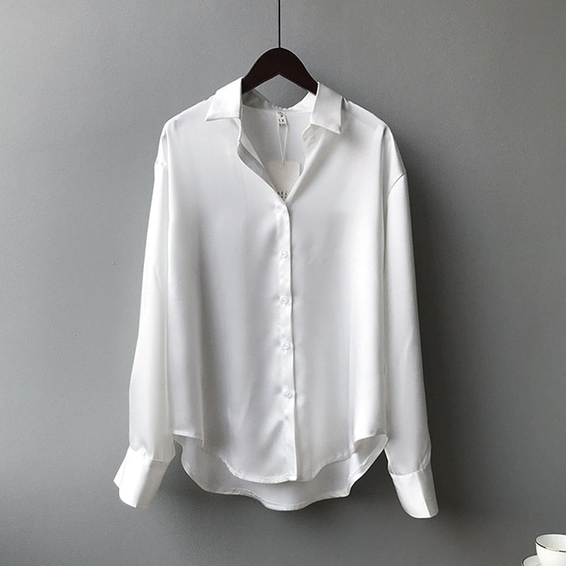 Camisa Feminina Vintage Branca de Seda de Cetim